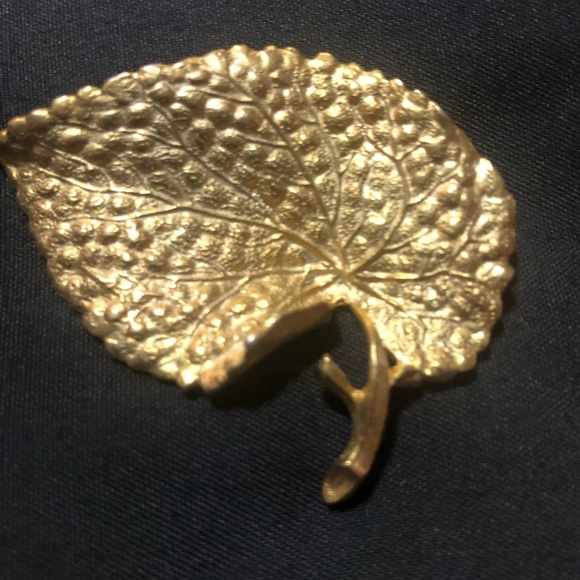 Vintage Pin Brooch - Picture 2 of 3